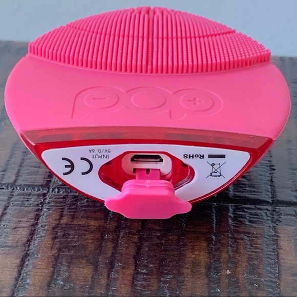 Pop Sonic Leaflet Facial Cleansing Device 🛁 - Picture 5 of 5